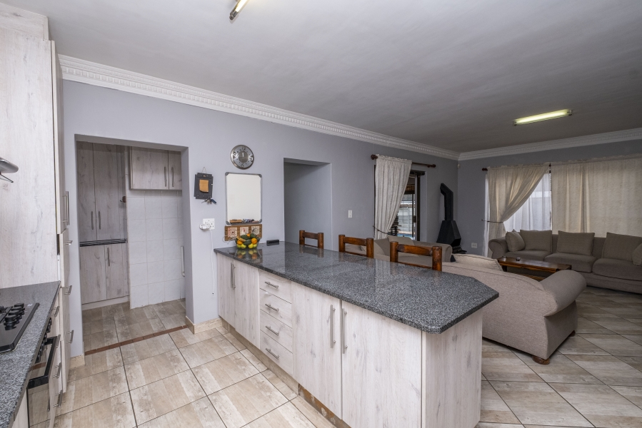 4 Bedroom Property for Sale in Rouxville Western Cape